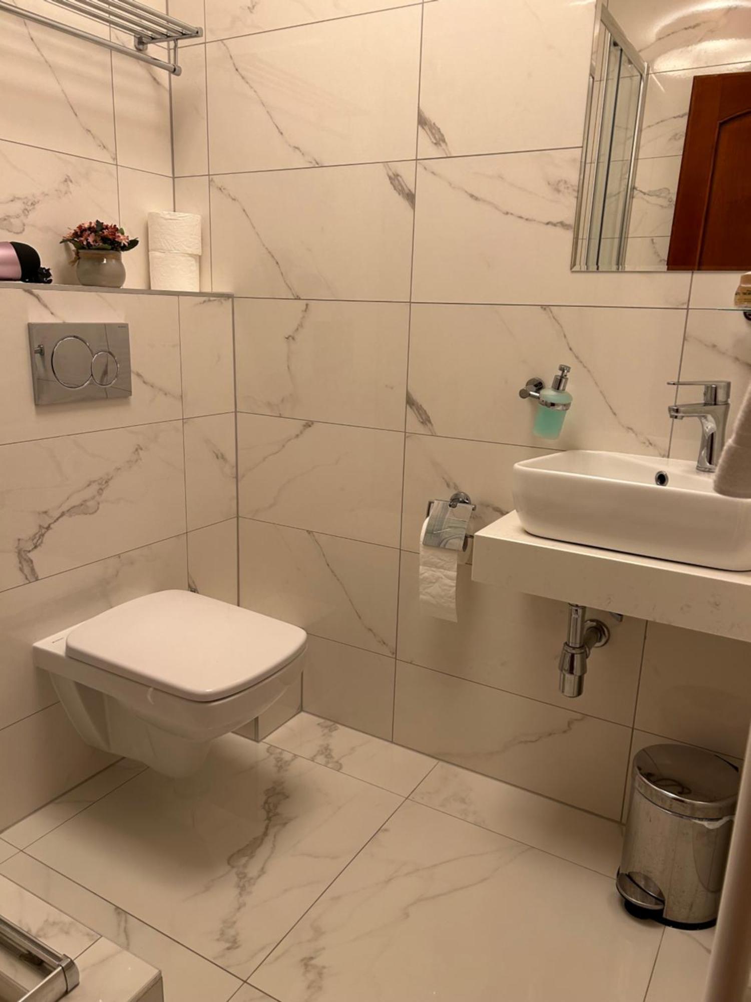 Hotel Evan U Hoffera Топольчани Екстер'єр фото