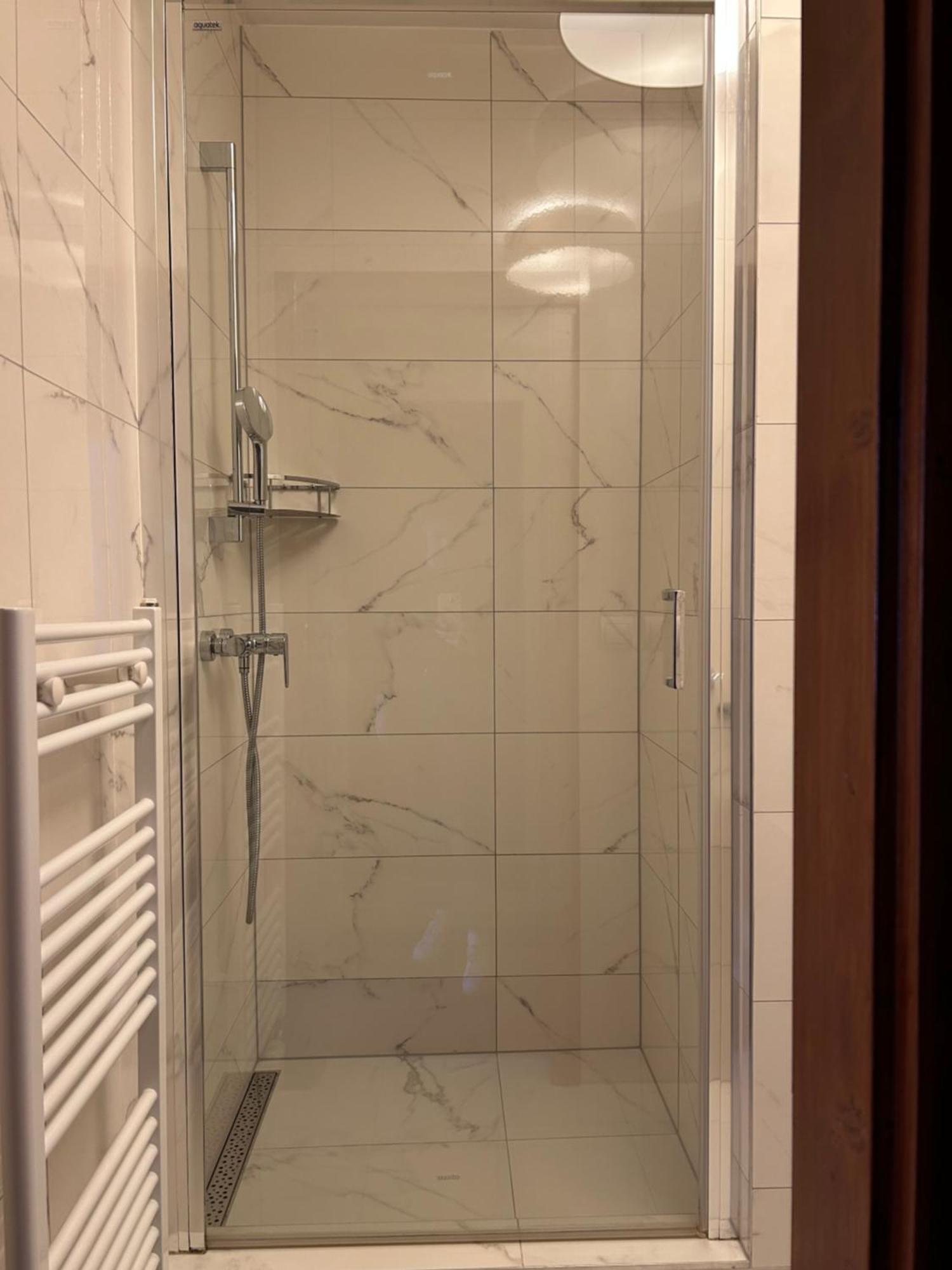 Hotel Evan U Hoffera Топольчани Екстер'єр фото